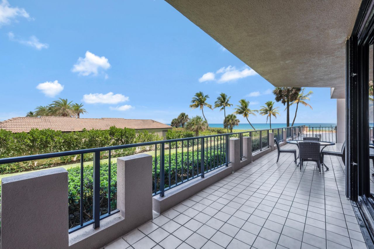530 Ocean Drive, Unit 202, Juno Beach, FL 33408 Photo