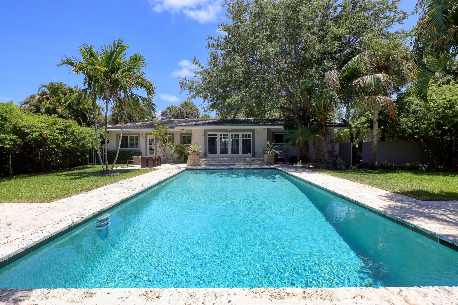 1635 Seabreeze Boulevard, Fort Lauderdale, FL 33316 Photo