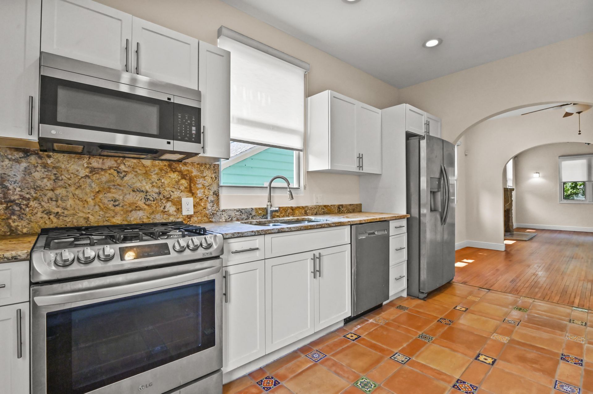 914 30th Court, West Palm Beach, FL 33407 Photo