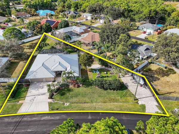 3221 SE Quay Street, Port St. Lucie, FL 34984