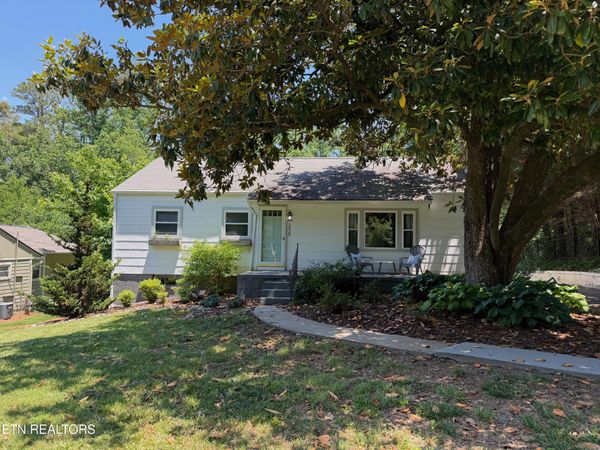 3929 Forest Glen Drive, Knoxville, TN 37919