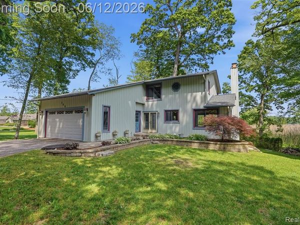 380 Sunset, White Lake Twp, MI 48383
