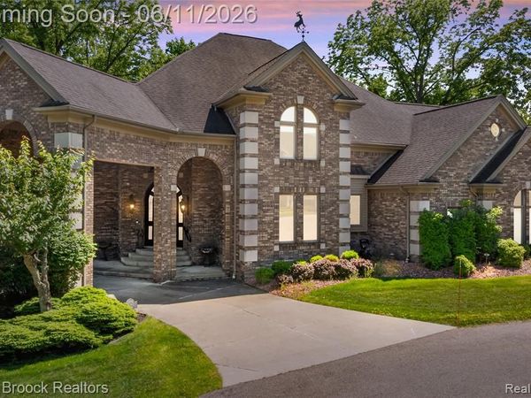 34825 Huntington Court, Farmington Hills, MI 48331