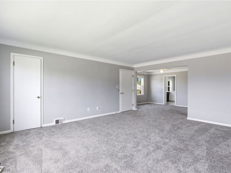 2341 Warrensville Center Road, University Heights, OH 44118 Photo 11