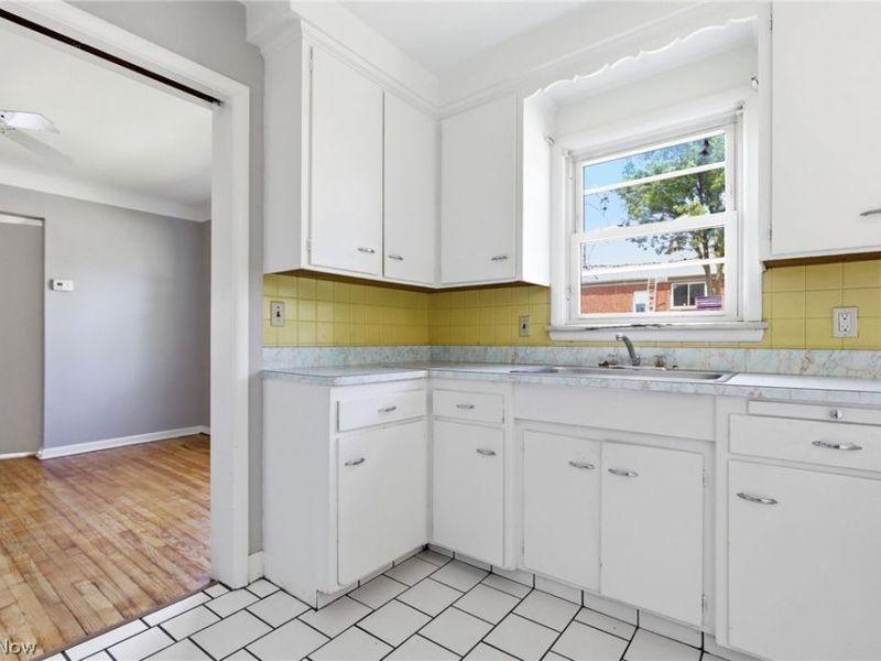 2341 Warrensville Center Road, University Heights, OH 44118 Photo 14