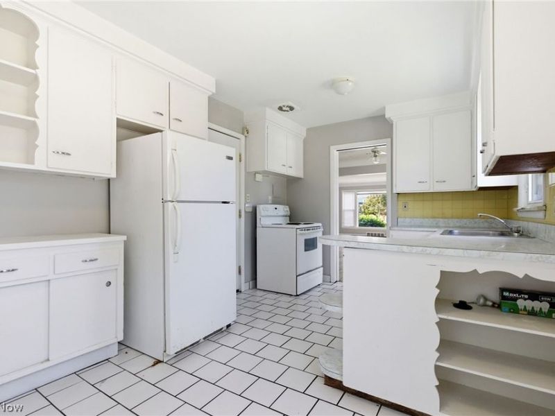 2341 Warrensville Center Road, University Heights, OH 44118 Photo 15