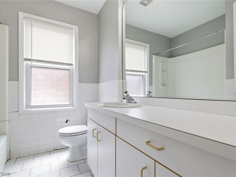 2341 Warrensville Center Road, University Heights, OH 44118 Photo 36