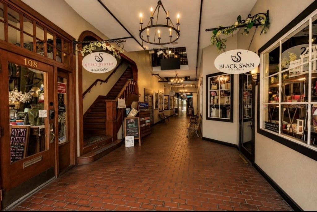 411 N Donnelly St, Mount Dora, FL 32757 Photo