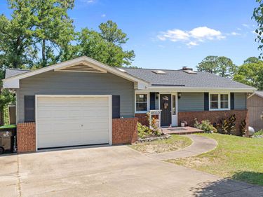 190 Sleepy Creek Drive, Dudley, NC 28333