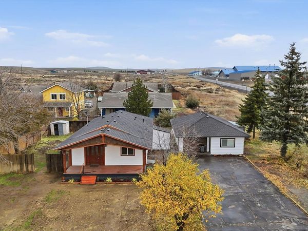 50 Sinclair St, Davenport, WA 99122