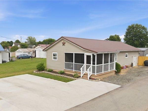 802 7th Avenue , Parkersburg, WV 26101