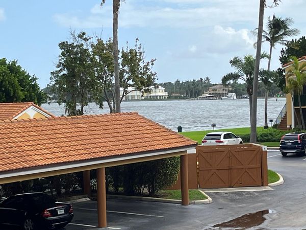 160 Yacht Club Way, Unit 209, Hypoluxo, FL 33462