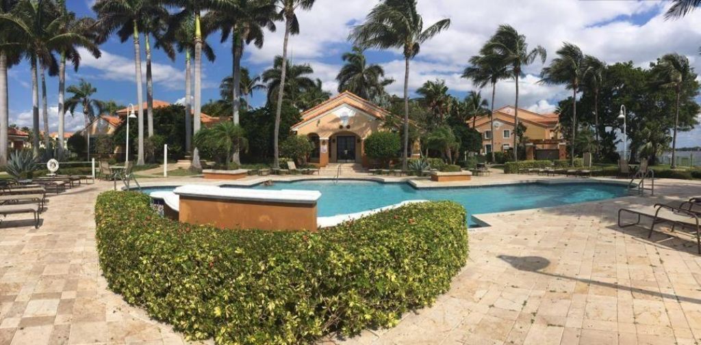 160 Yacht Club Way, Unit 209, Hypoluxo, FL 33462 Photo