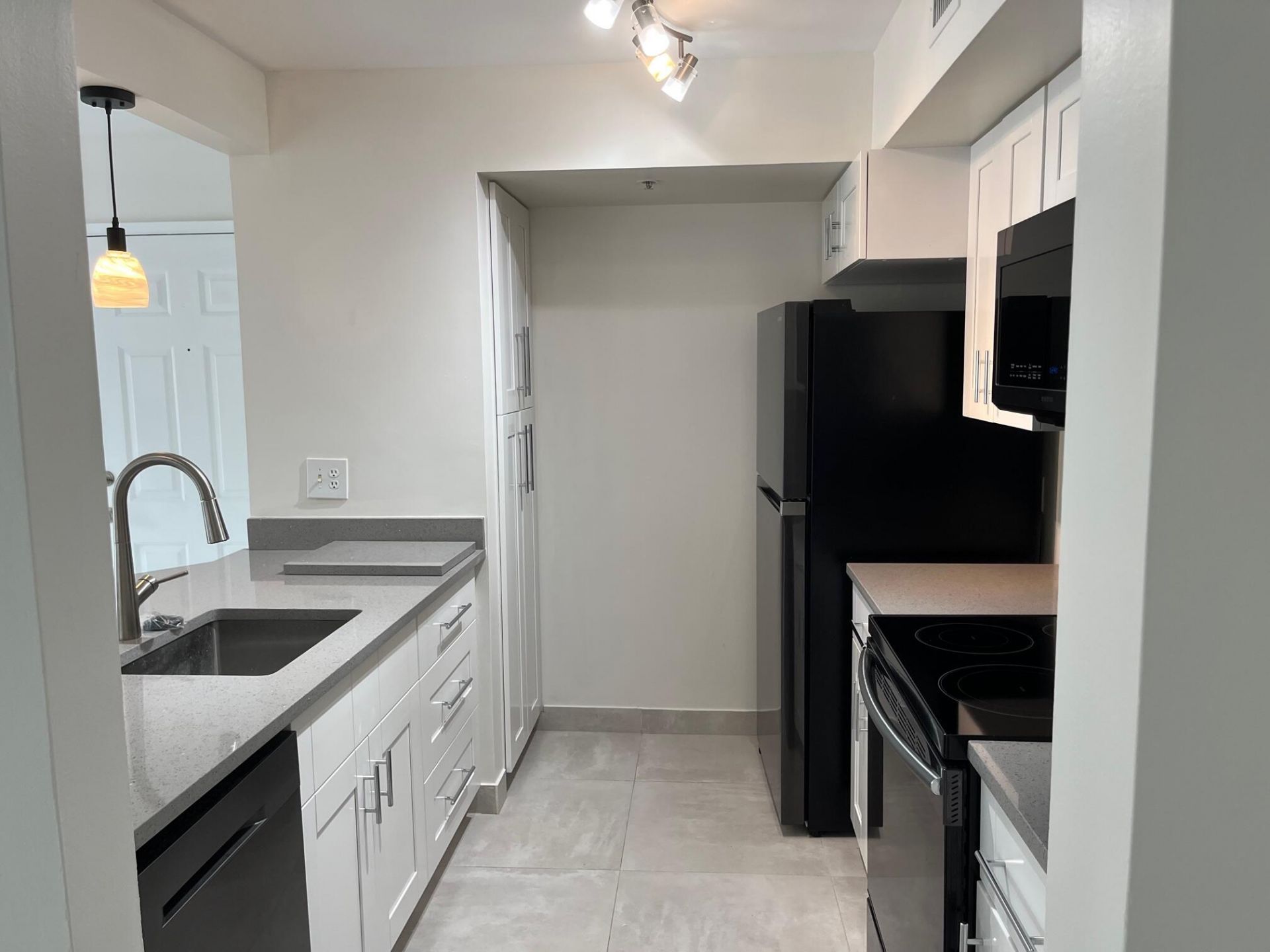 160 Yacht Club Way, Unit 209, Hypoluxo, FL 33462 Photo