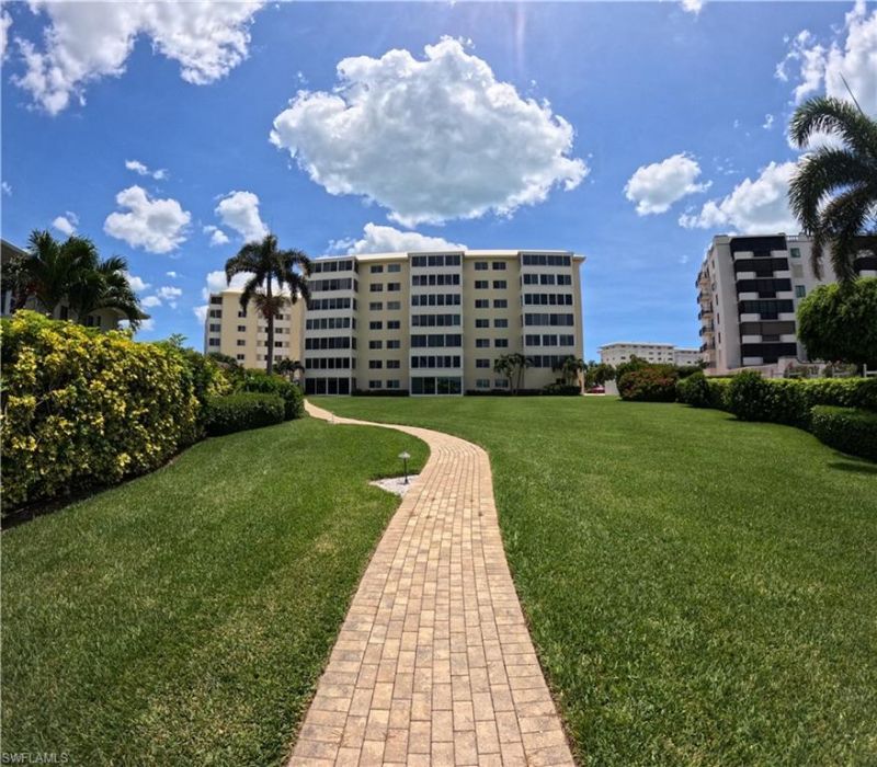 3420 Gulf Shore Blvd N, Unit 43, Naples, FL 34103 Photo