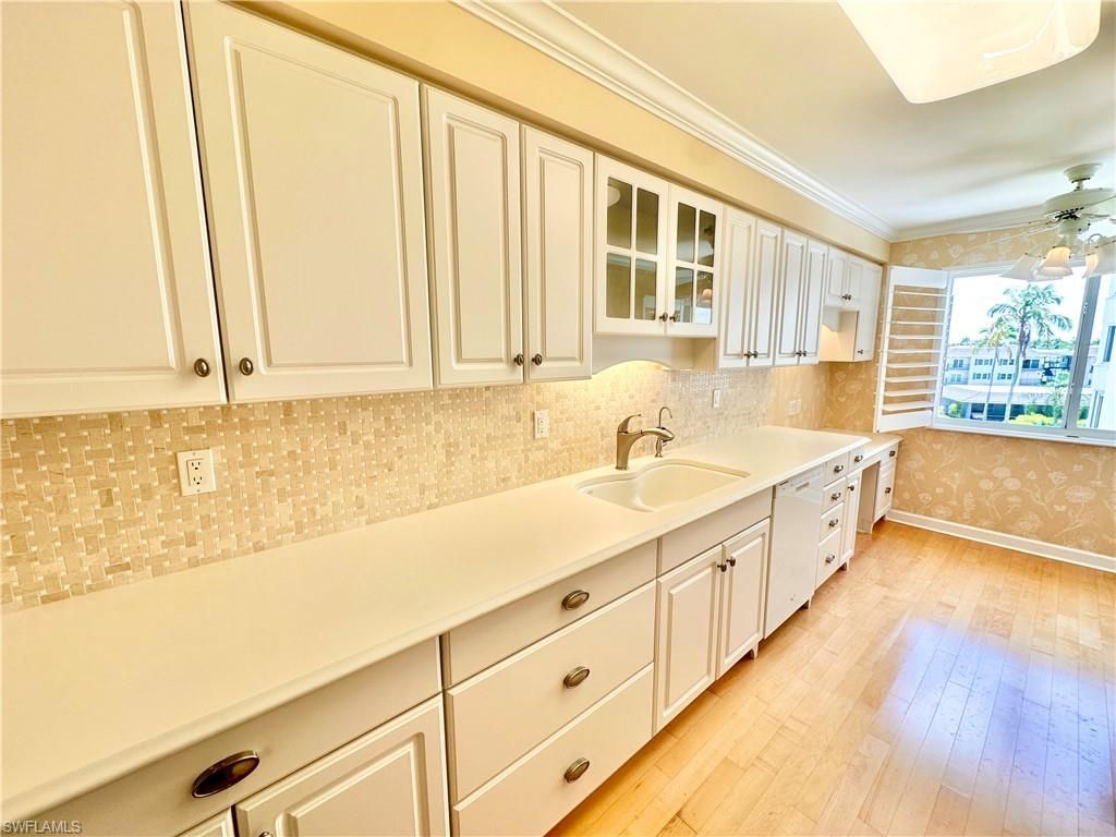 3420 Gulf Shore Blvd N, Unit 43, Naples, FL 34103 Photo