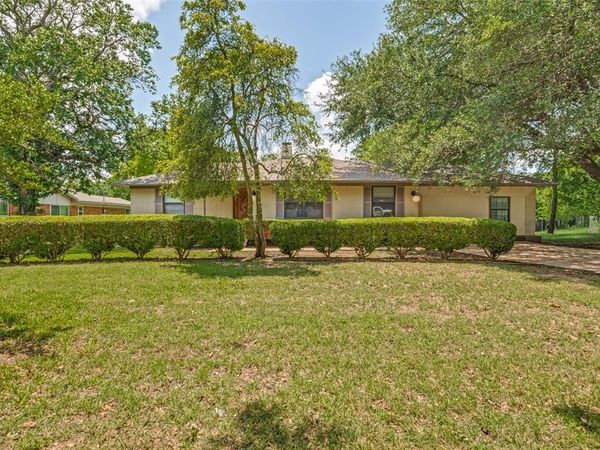 237 Southwood Drive, Lancaster, TX 75146