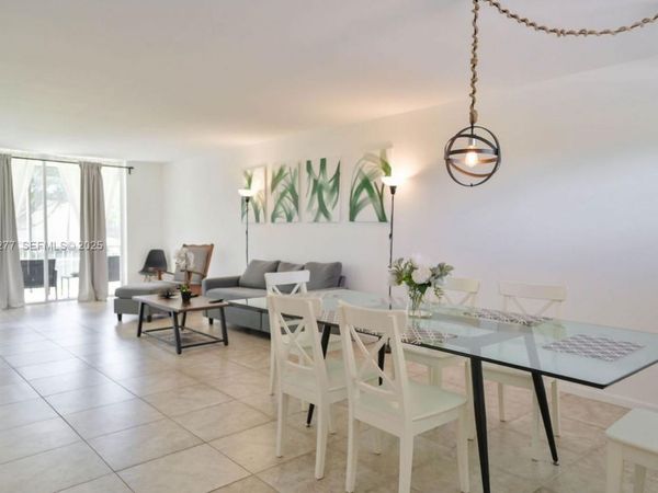 8901 Hollybrook , Unit 206, Hollywood, FL 33025