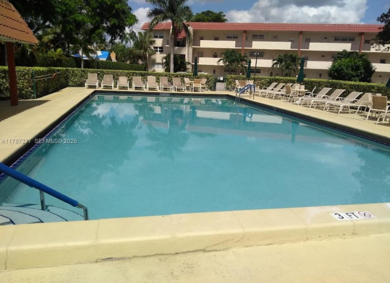 8901 Hollybrook , Unit 206, Hollywood, FL 33025 Photo