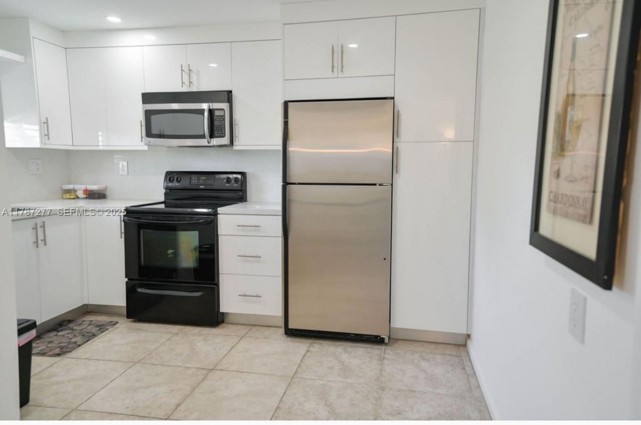 8901 Hollybrook , Unit 206, Hollywood, FL 33025 Photo