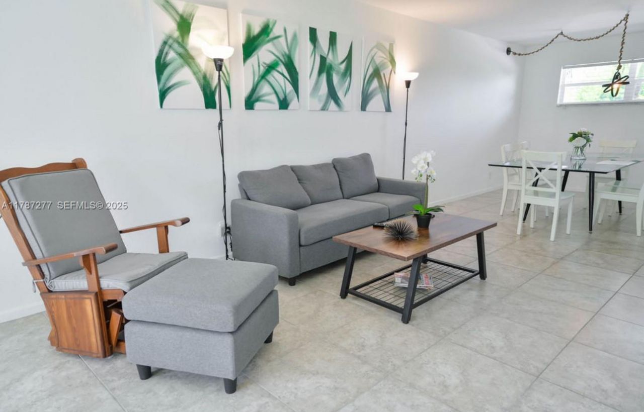 8901 Hollybrook , Unit 206, Hollywood, FL 33025 Photo
