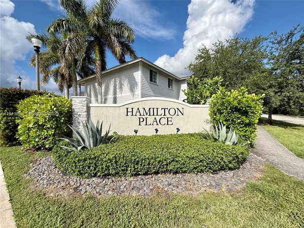 907 SE 17th Ct, Homestead, FL 33034