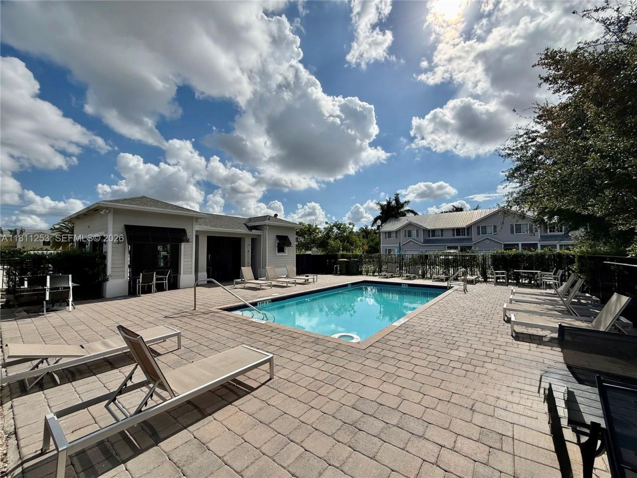 907 SE 17th Ct, Homestead, FL 33034 Photo