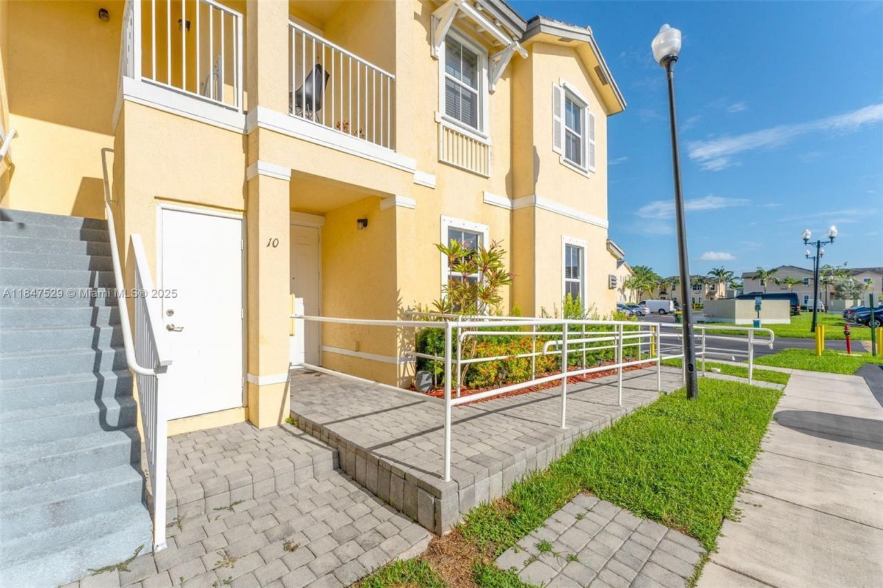 134 SE 28th Ter , Unit 10, Homestead, FL 33033 Photo