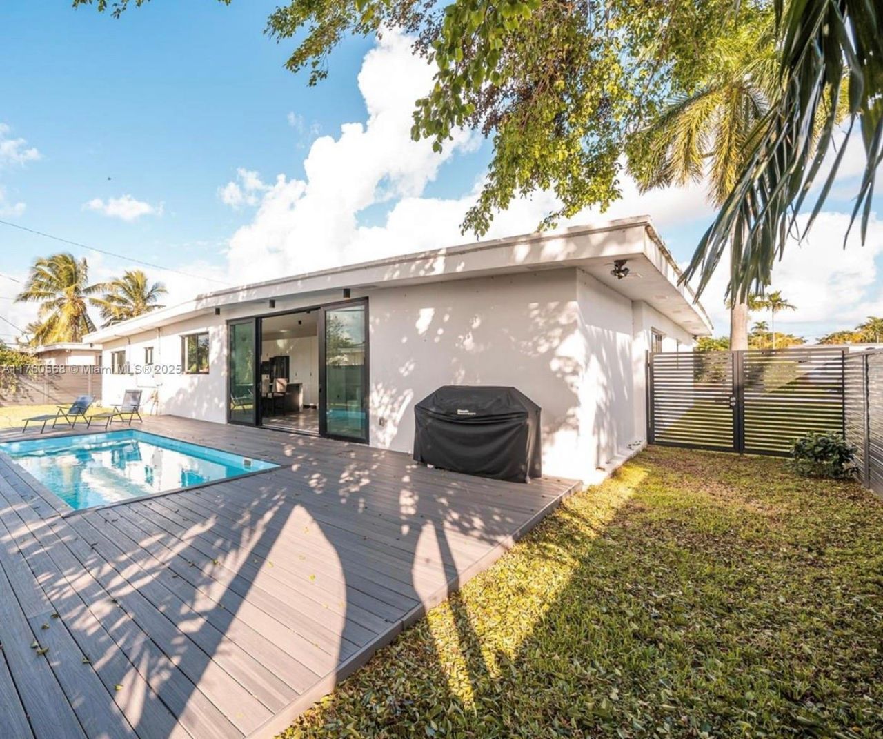 19600 NE 19th Ave , Miami, FL 33179 Photo