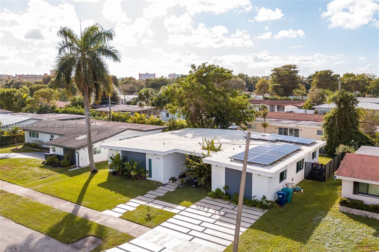19600 NE 19th Ave , Miami, FL 33179 Photo