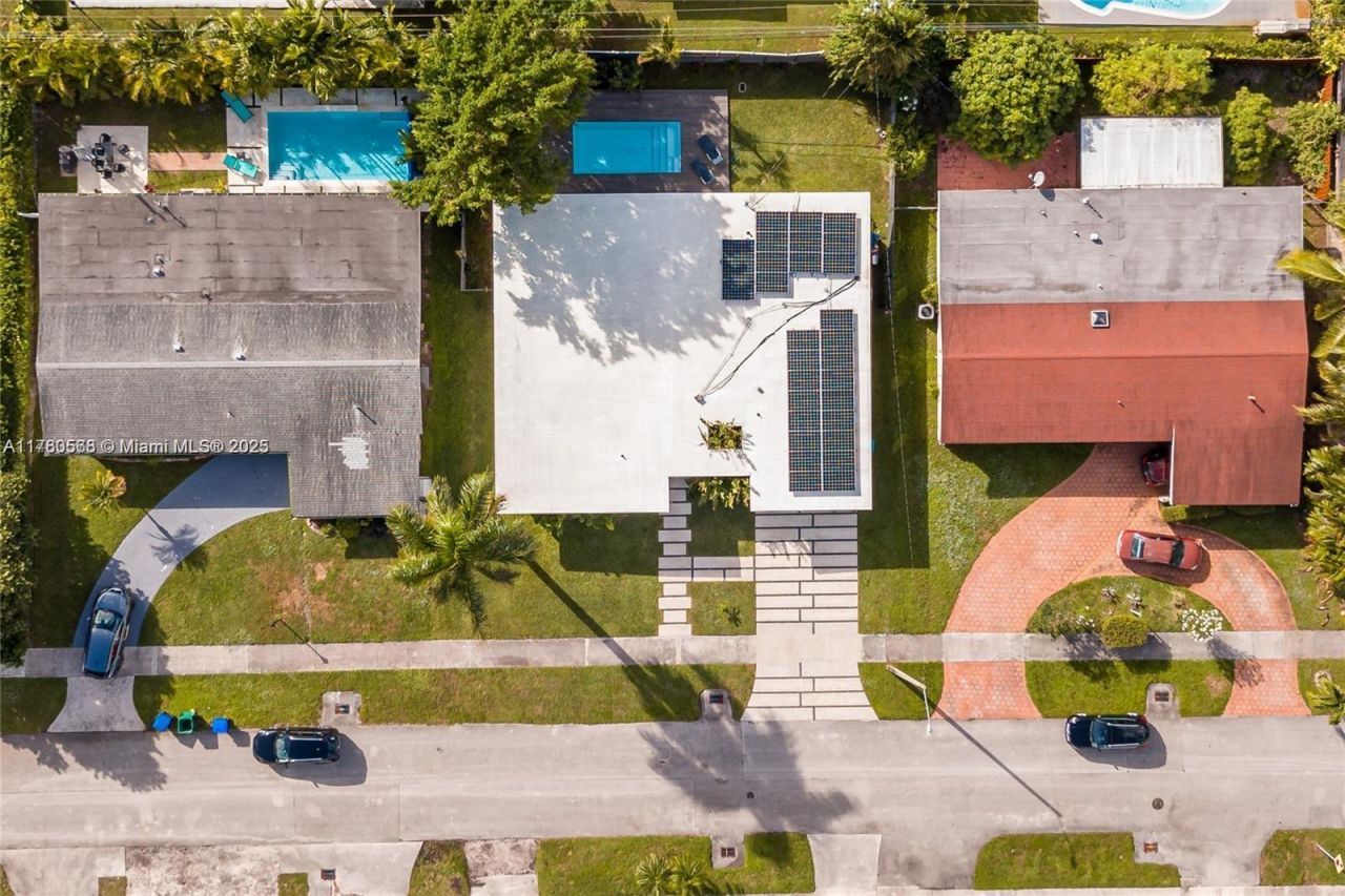 19600 NE 19th Ave , Miami, FL 33179 Photo