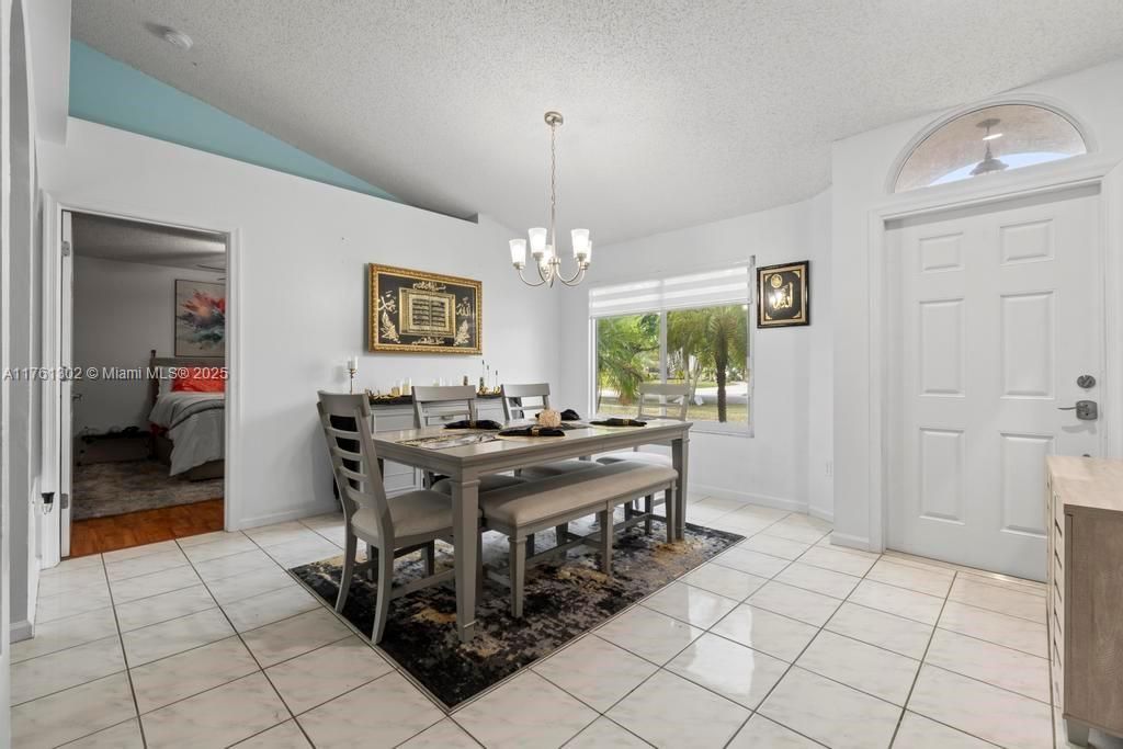 155 Kings Way , Royal Palm Beach, FL 33411 Photo
