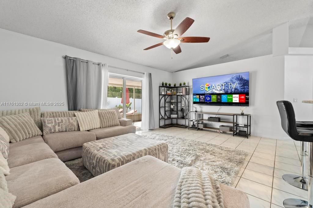 155 Kings Way , Royal Palm Beach, FL 33411 Photo