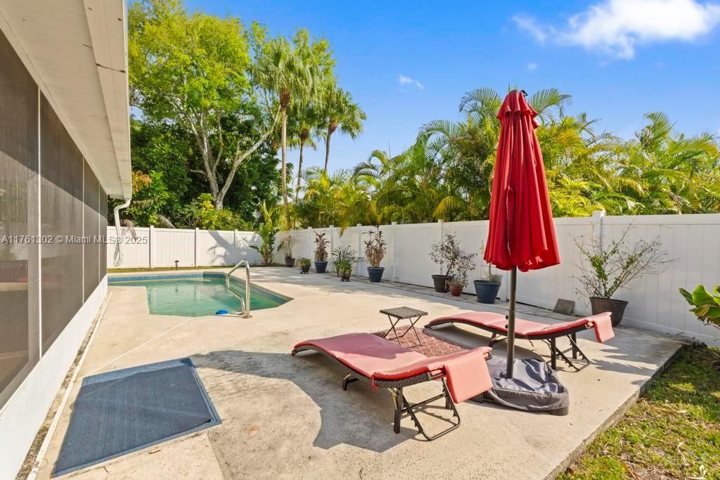 155 Kings Way , Royal Palm Beach, FL 33411 Photo