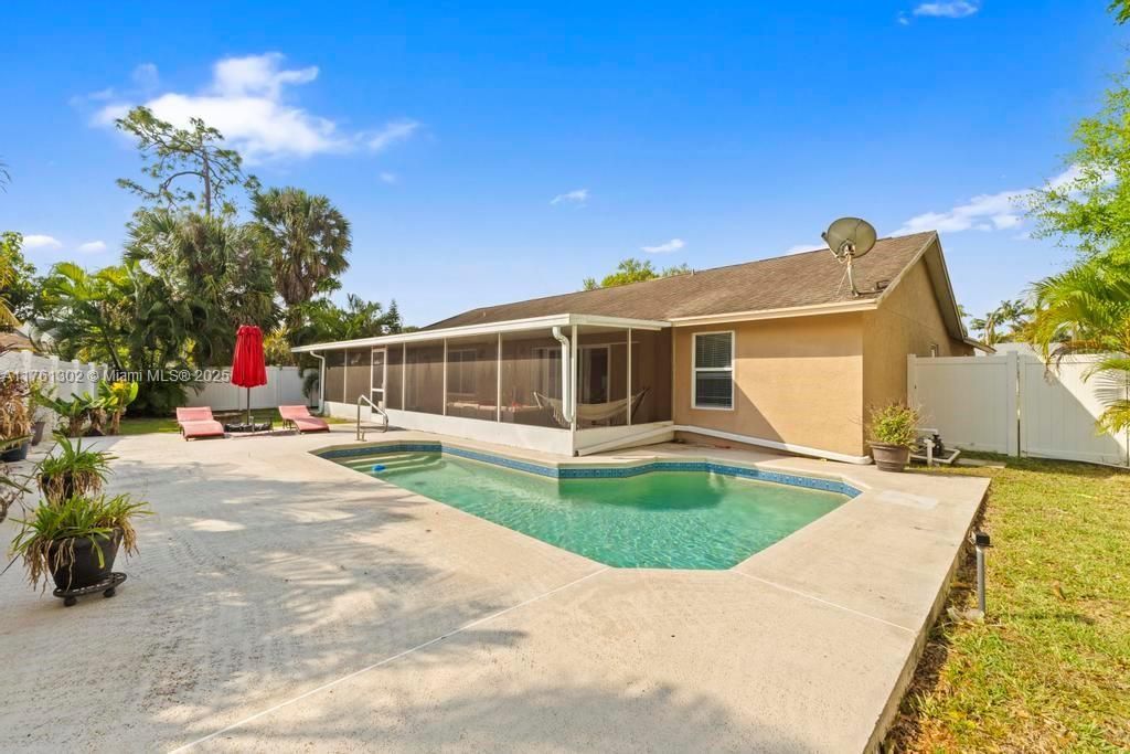 155 Kings Way , Royal Palm Beach, FL 33411 Photo