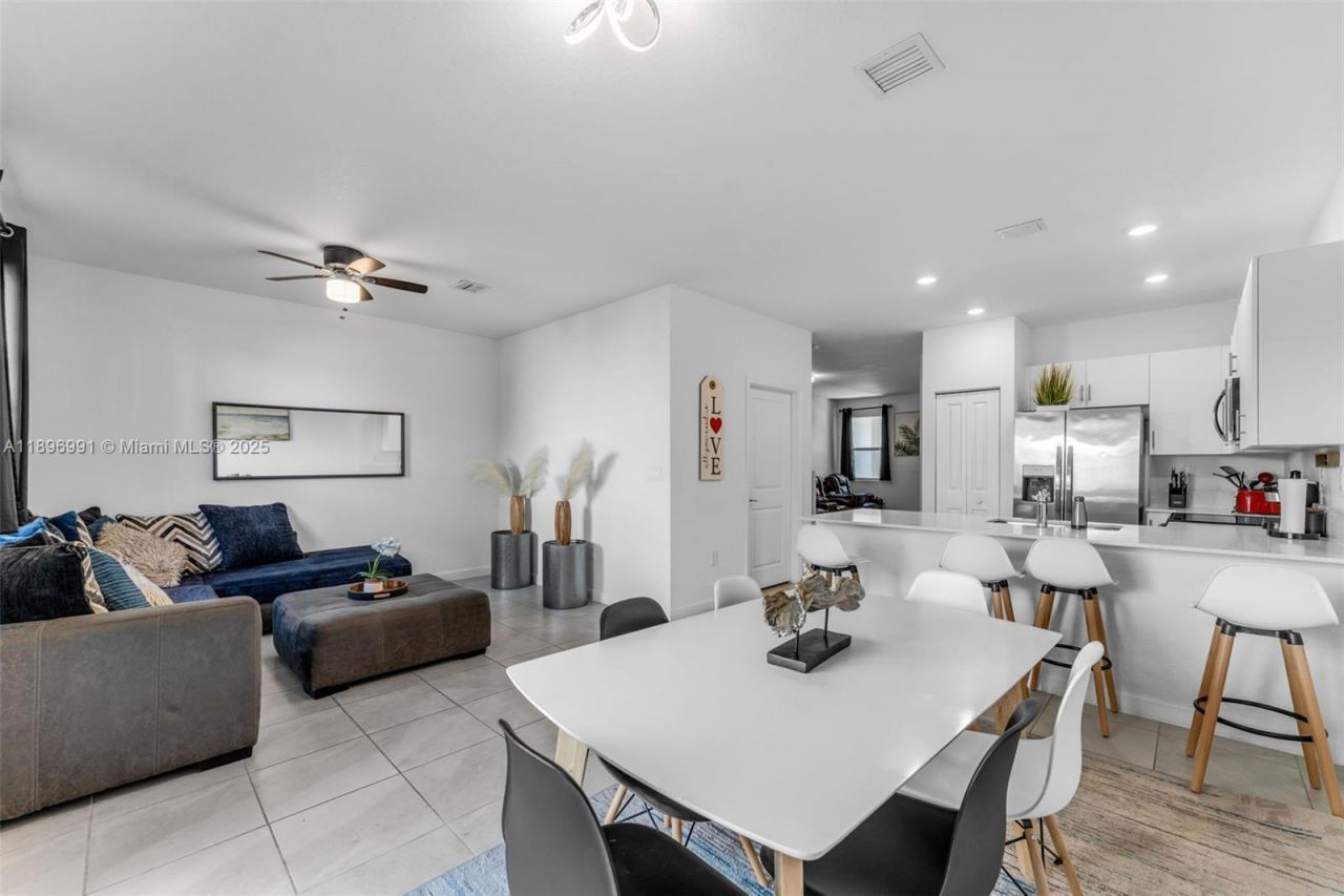 2659 SE 11th St , Homestead, FL 33035 Photo