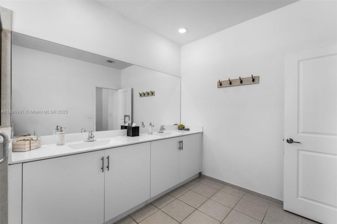 2659 SE 11th St , Homestead, FL 33035 Photo