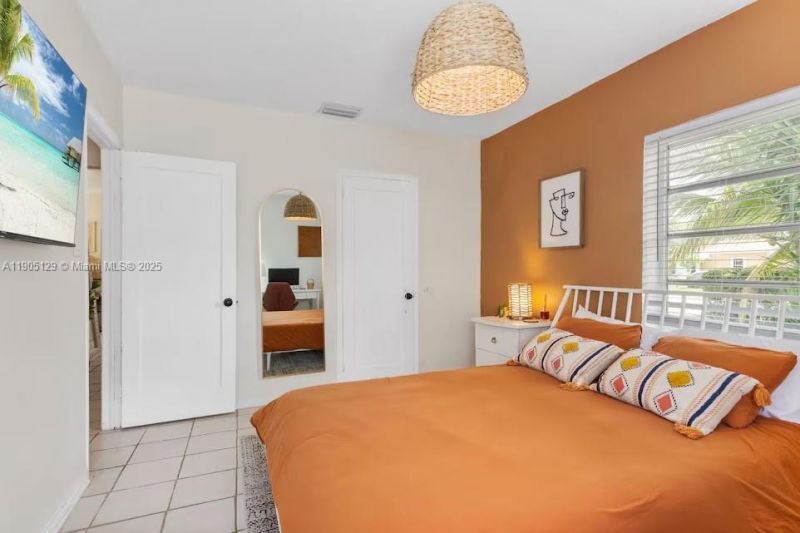 402 NW 102nd St , Miami, FL 33150 Photo