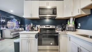 1041 NW 24th Ter , Fort Lauderdale, FL 33311 Photo