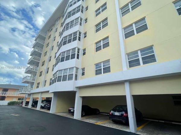2500 NE 48th Ln , Unit 301, Fort Lauderdale, FL 33308
