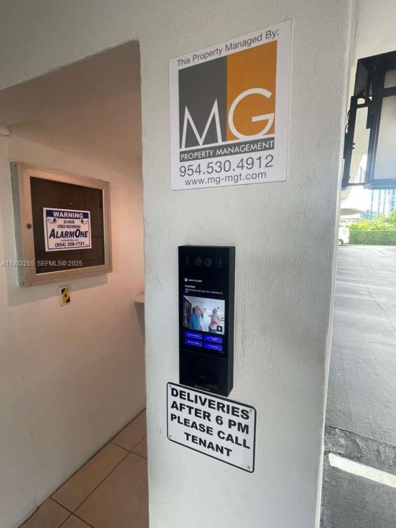 2500 NE 48th Ln , Unit 301, Fort Lauderdale, FL 33308 Photo