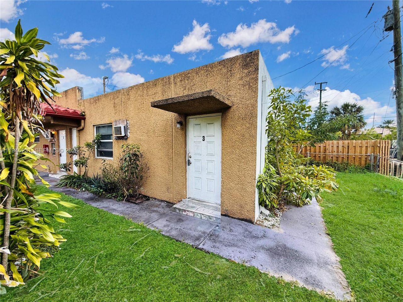 635 NW 22nd Rd , Fort Lauderdale, FL 33311 Photo