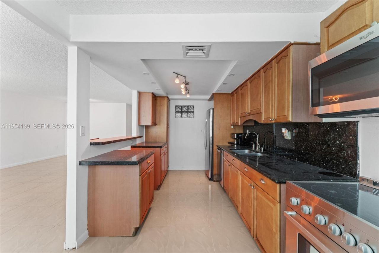 18061 Biscayne Blvd , Unit 1701, Aventura, FL 33160 Photo