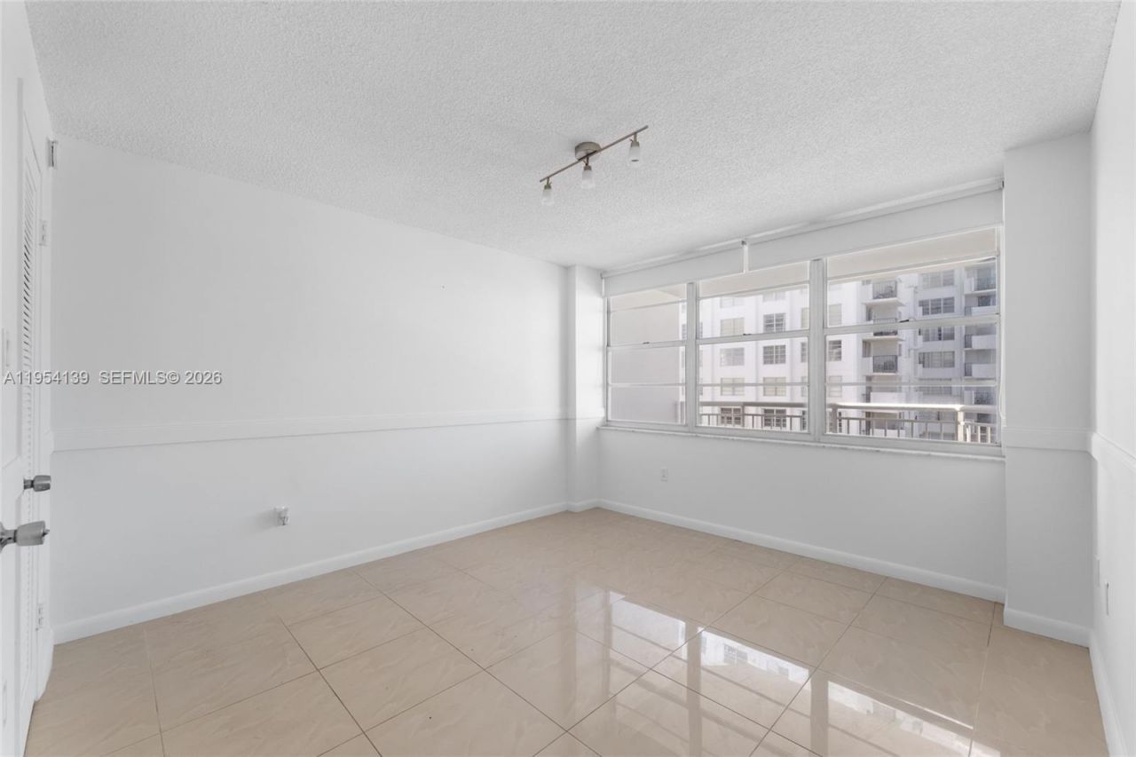 18061 Biscayne Blvd , Unit 1701, Aventura, FL 33160 Photo