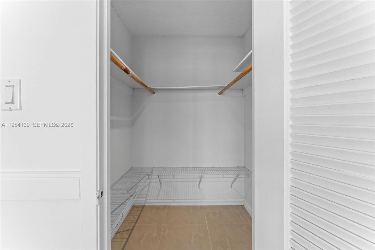 18061 Biscayne Blvd , Unit 1701, Aventura, FL 33160 Photo
