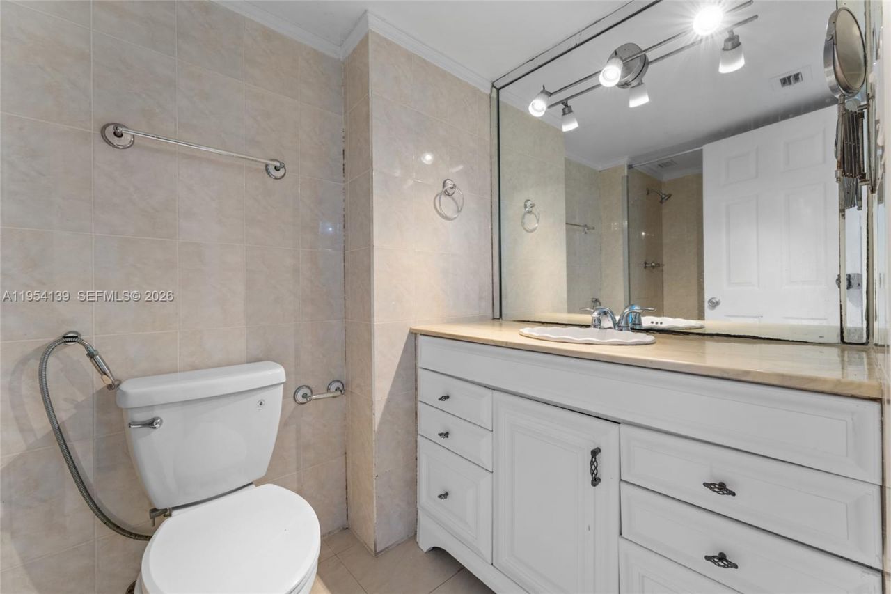 18061 Biscayne Blvd , Unit 1701, Aventura, FL 33160 Photo