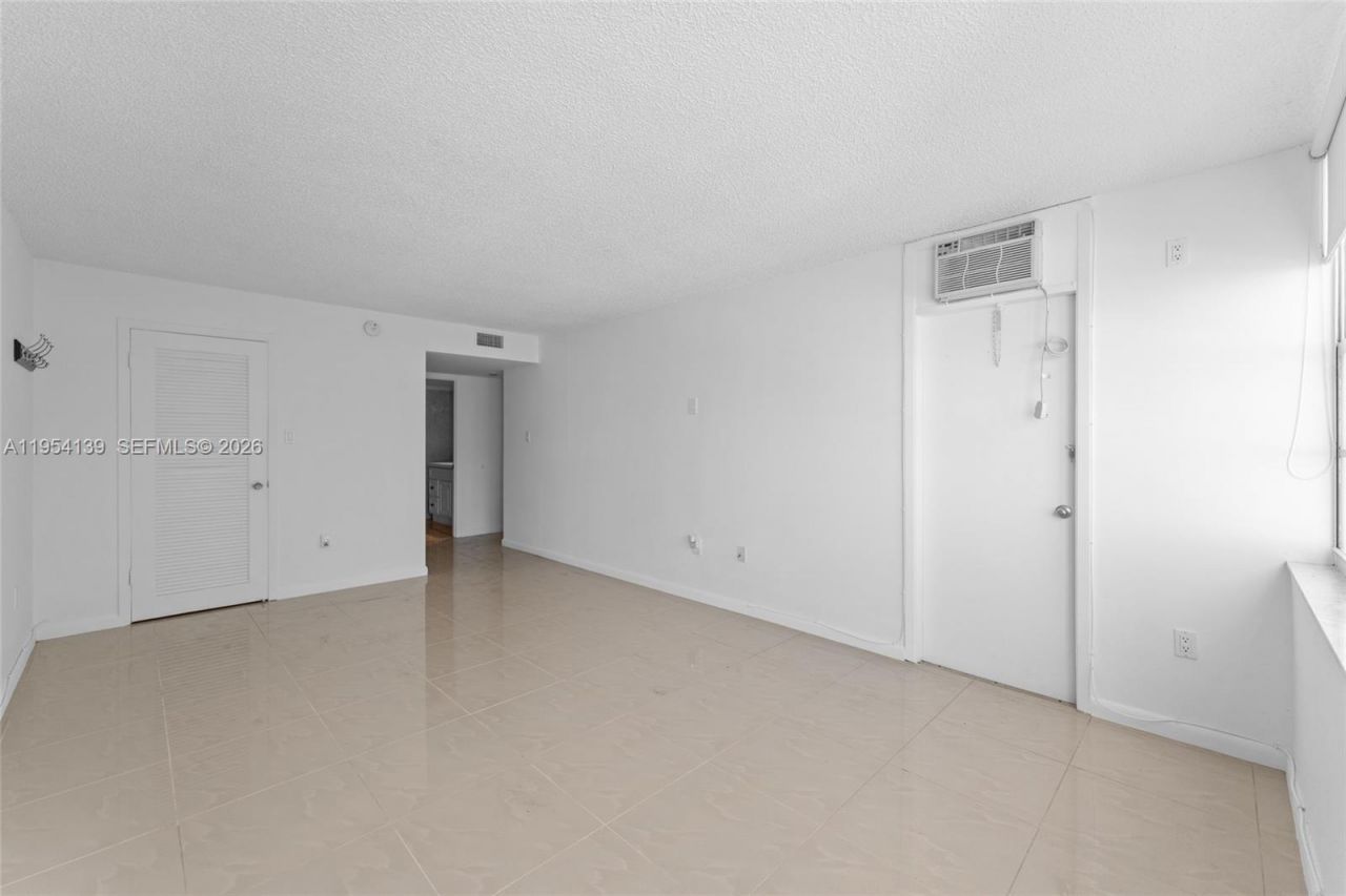 18061 Biscayne Blvd , Unit 1701, Aventura, FL 33160 Photo