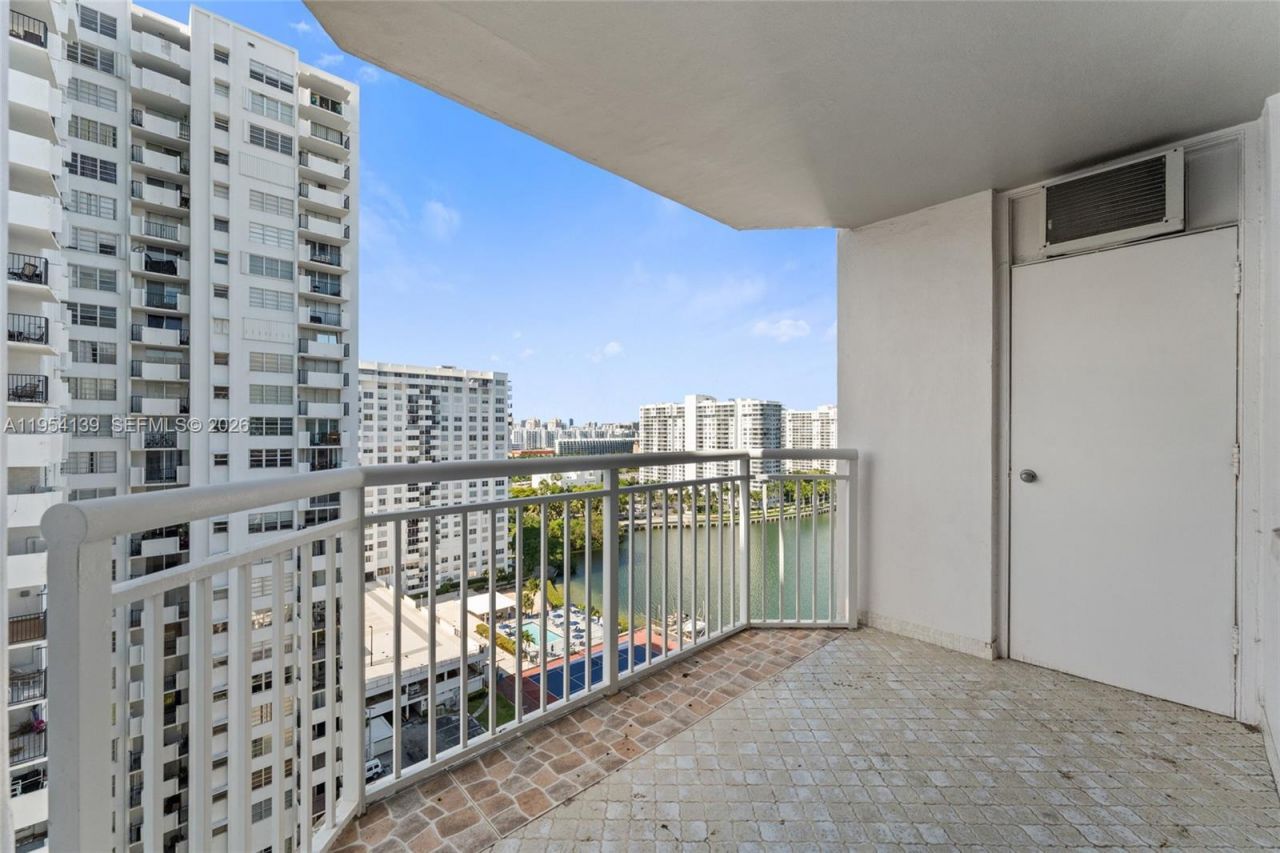 18061 Biscayne Blvd , Unit 1701, Aventura, FL 33160 Photo