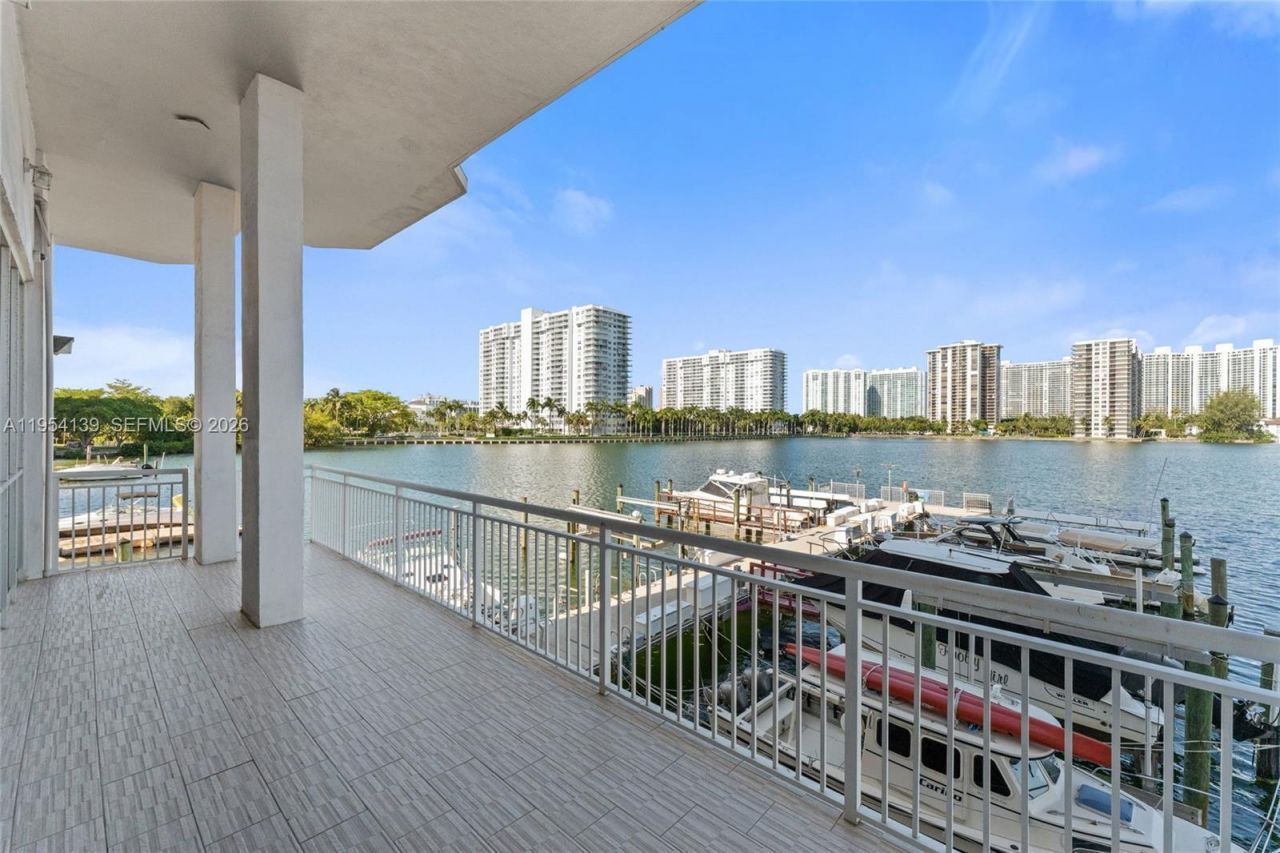 18061 Biscayne Blvd , Unit 1701, Aventura, FL 33160 Photo