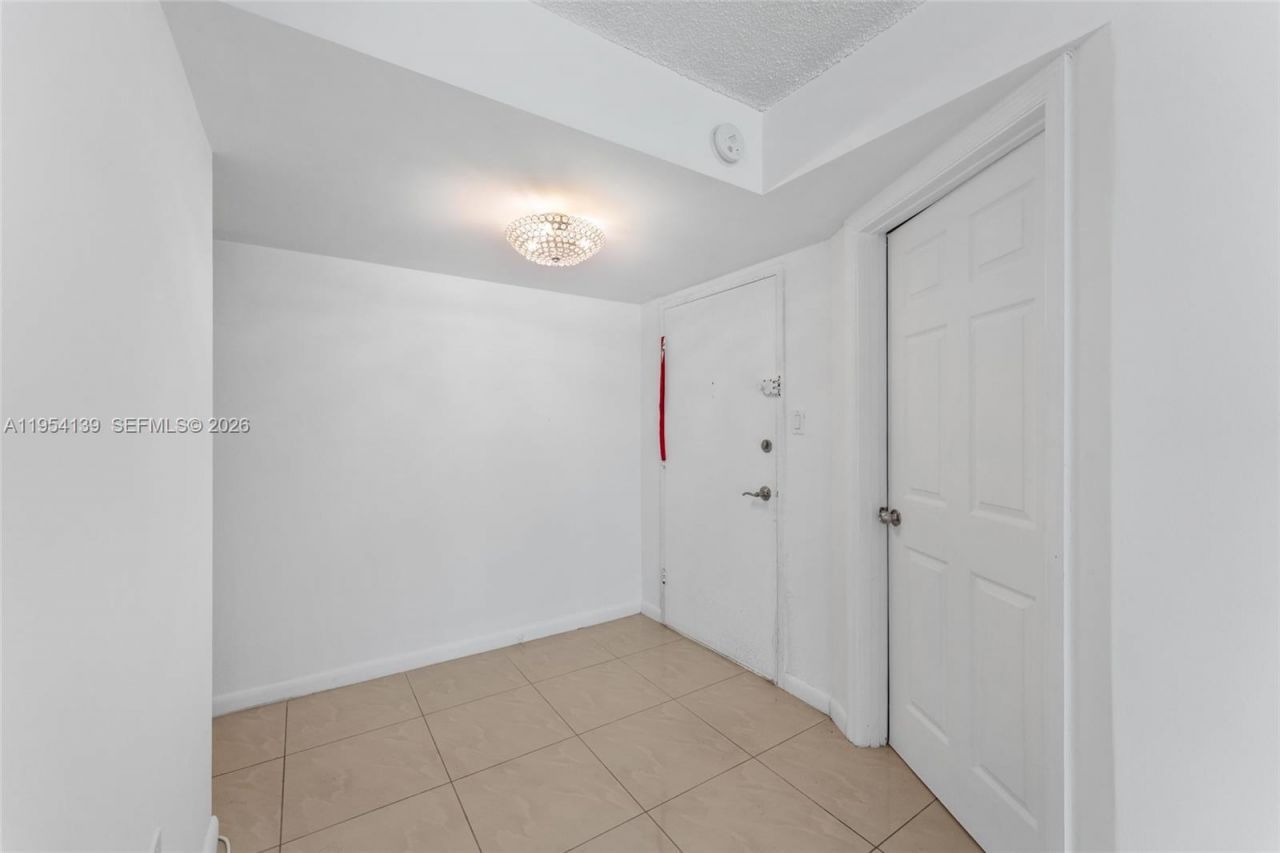 18061 Biscayne Blvd , Unit 1701, Aventura, FL 33160 Photo
